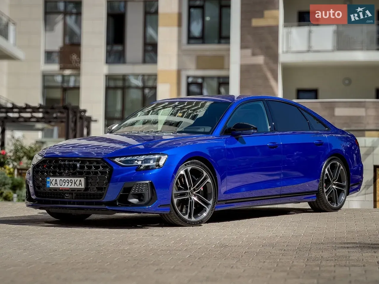 Audi S8