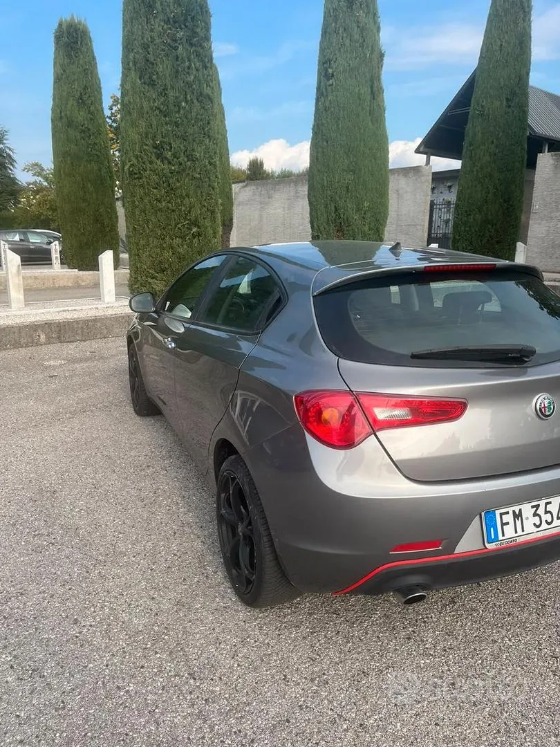 Alfa Romeo Giulietta 2017 photo 4