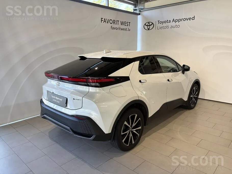 Toyota C-Hr 2025 photo 4