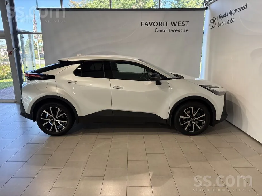 Toyota C-Hr 2025 photo 3
