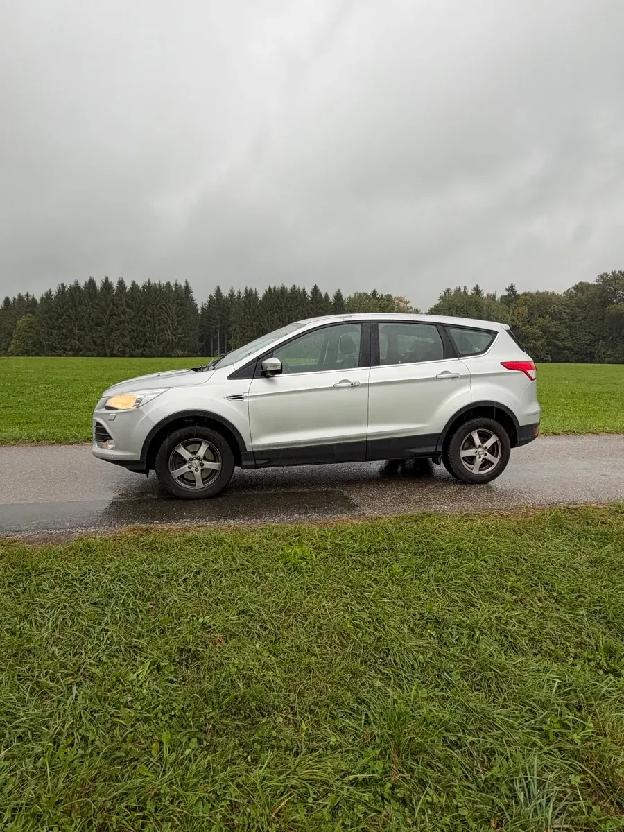 Ford Kuga 2013 photo 3