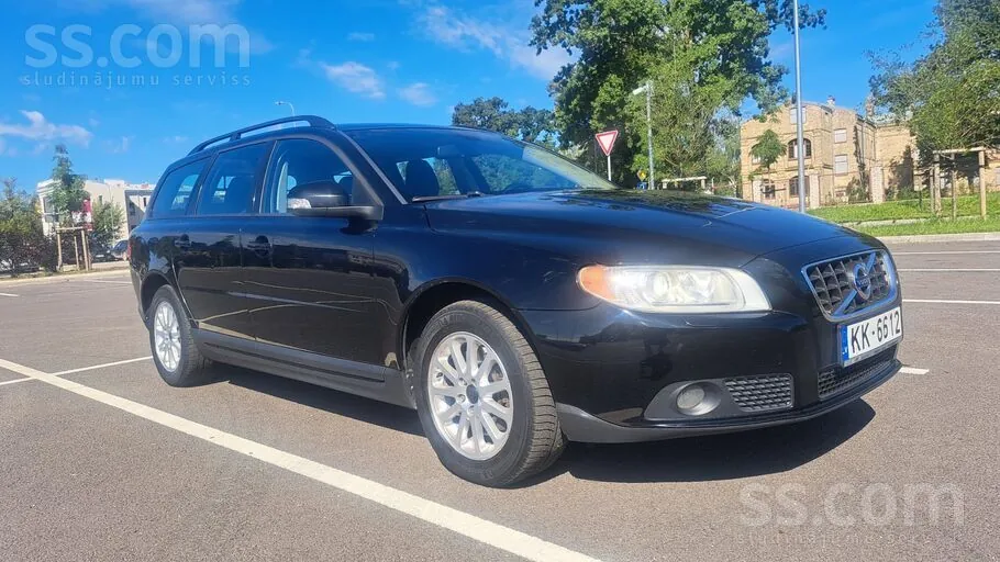 Volvo V70 2010 photo 3
