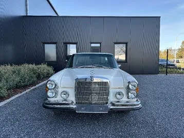 Mercedes-Benz 280 Se 1968 photo 2
