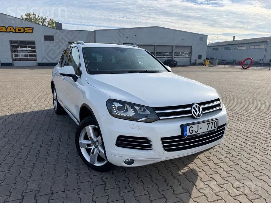 Volkswagen Touareg 2012 photo 2