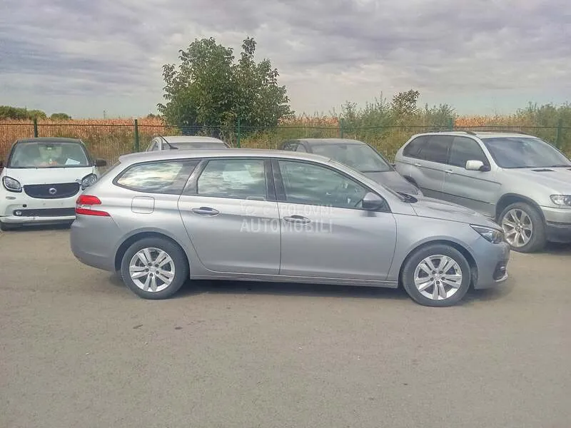 Peugeot 308 2021 photo 2