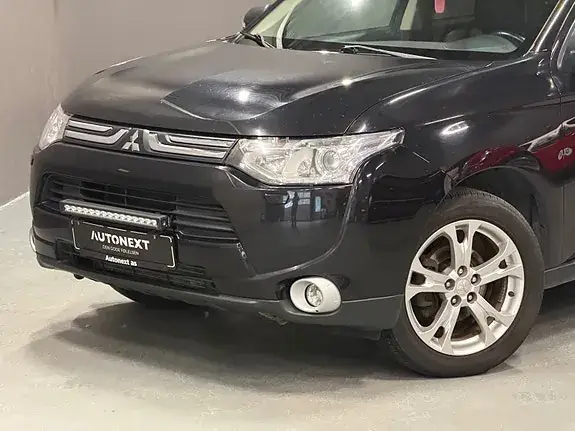 Mitsubishi Outlander 2013 photo 2