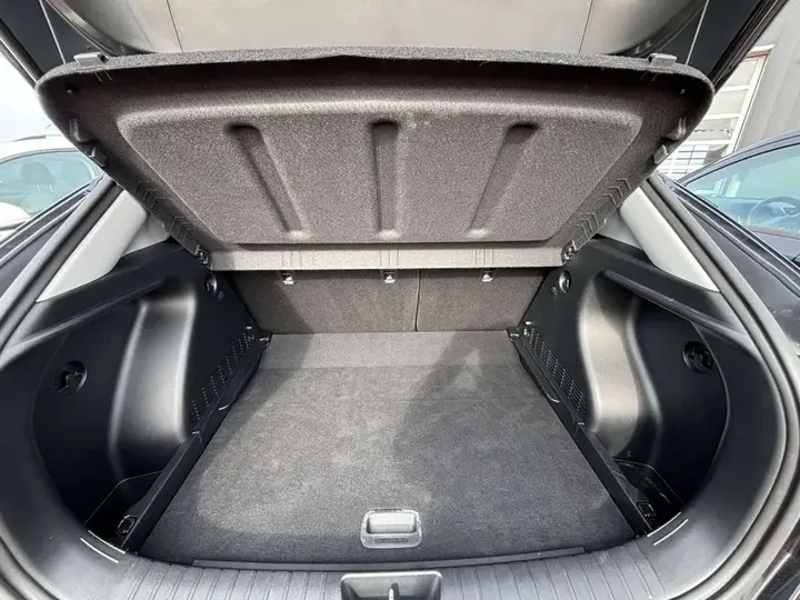 Hyundai Kona 2025 photo 5