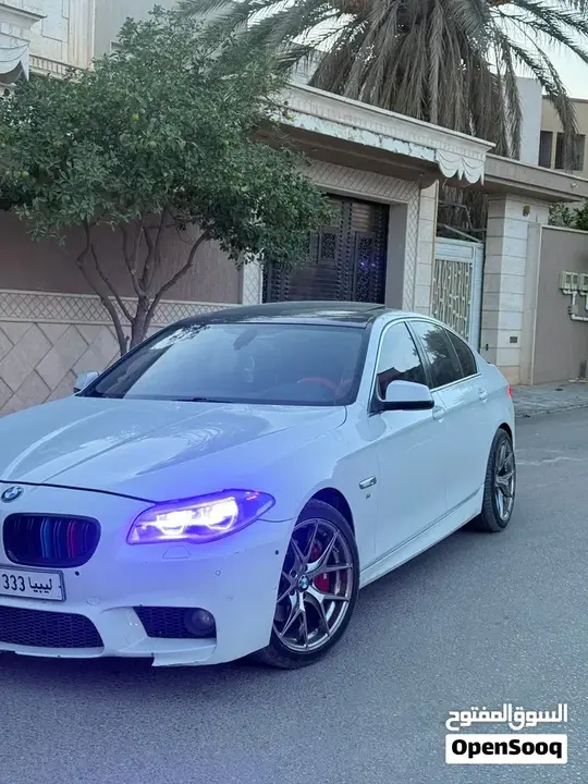 BMW 5 Series 2012 photo 2