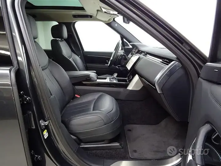 Land Rover Range Rover 2024 photo 3
