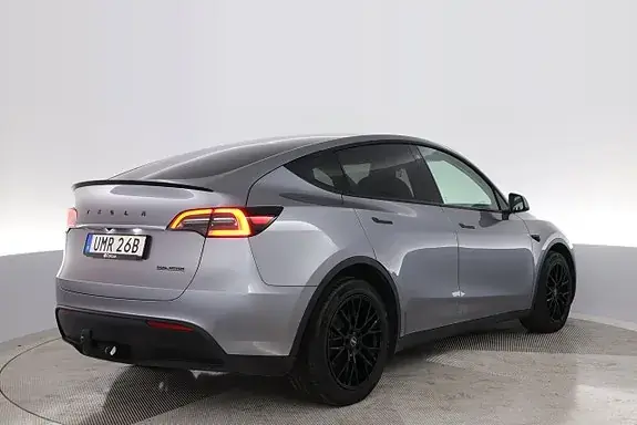 Tesla Model Y 2024 photo 5