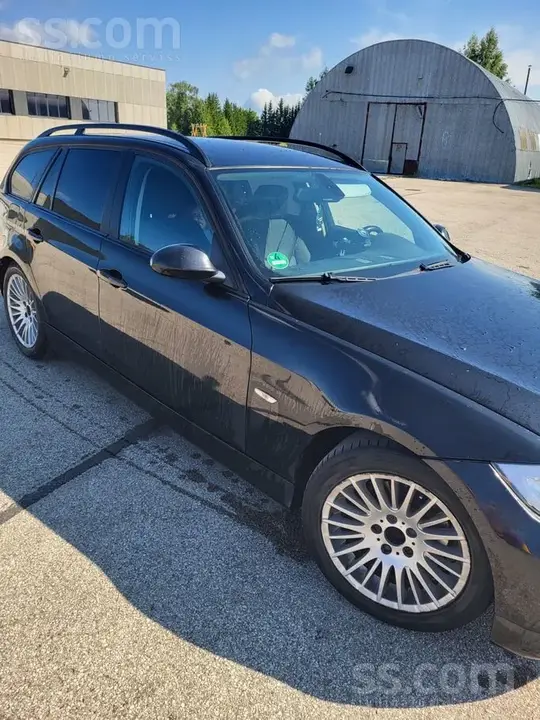 BMW 320 2005 photo 2