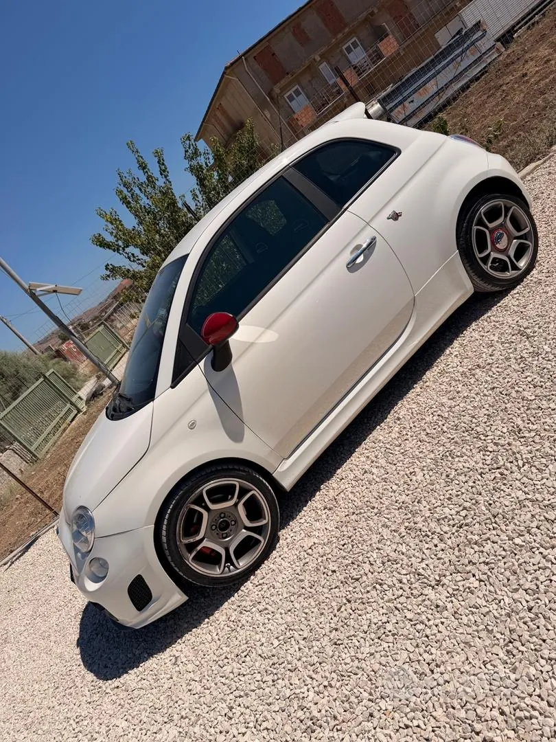 Abarth 500 2010 photo 4