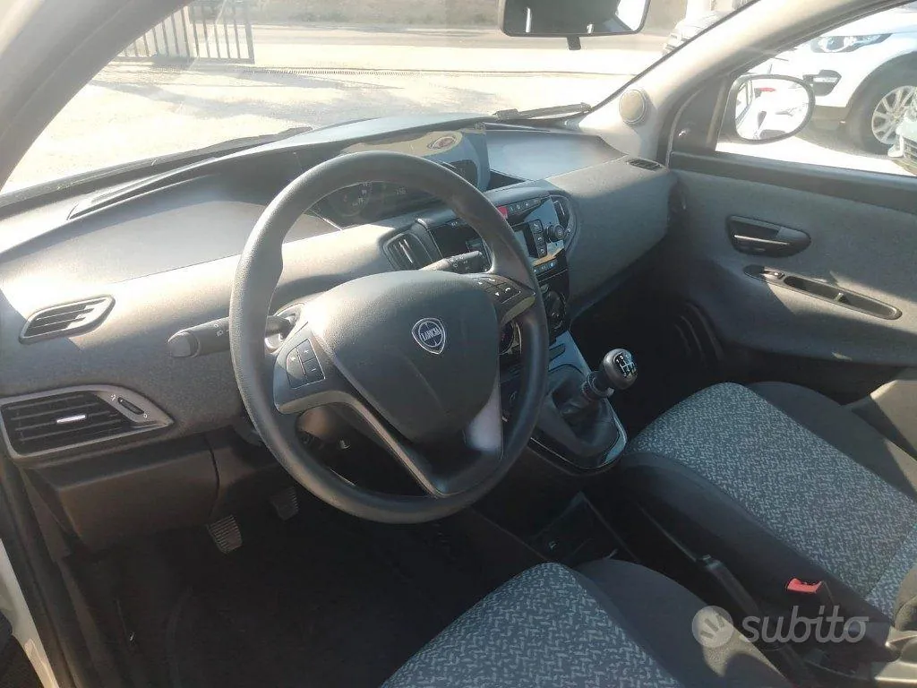Lancia Ypsilon 2021 photo 5