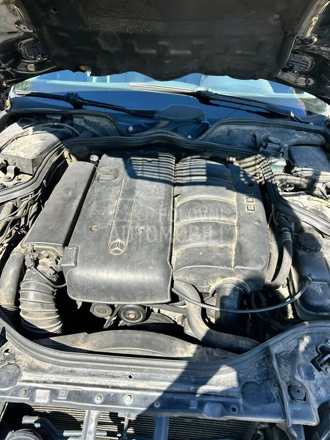 Mercedes-Benz E 220 2004 photo 5