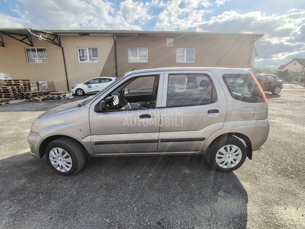 Suzuki Ignis 2005 photo 4