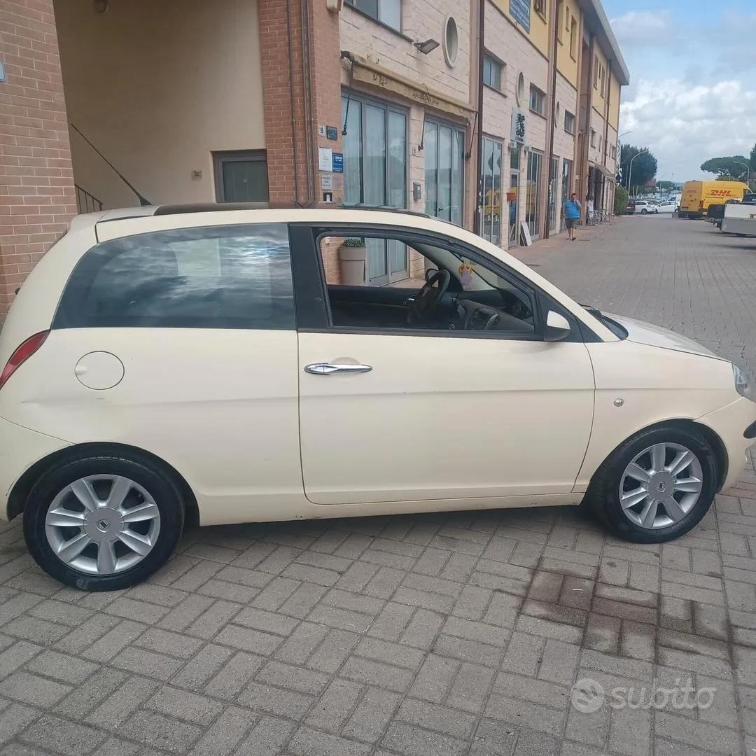 Lancia Ypsilon 2004 photo 5