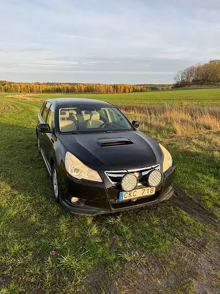 Subaru Legacy 2012 photo 2