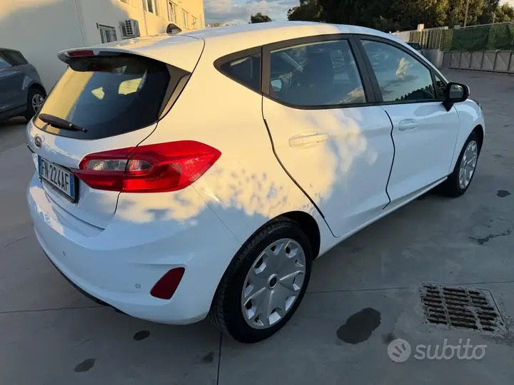 Ford Fiesta 2018 photo 2