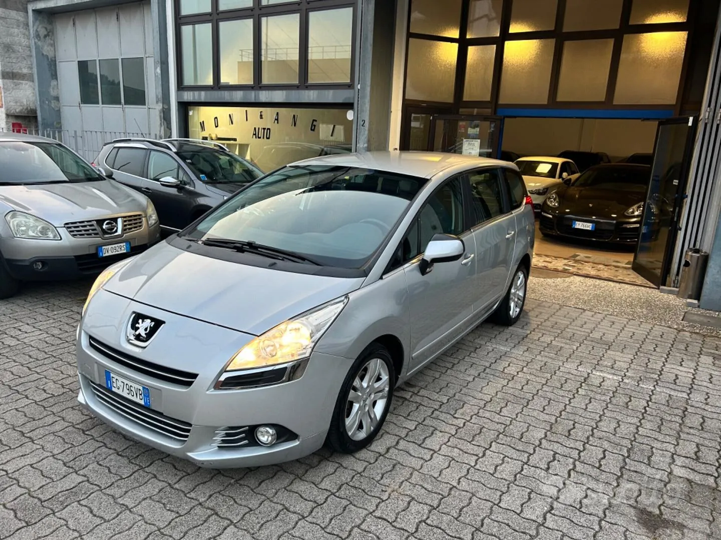 Peugeot 5008