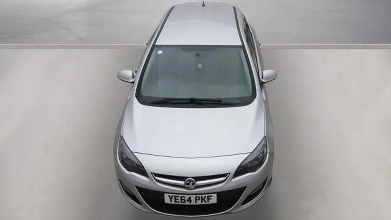 Vauxhall Astra 2014 photo 5