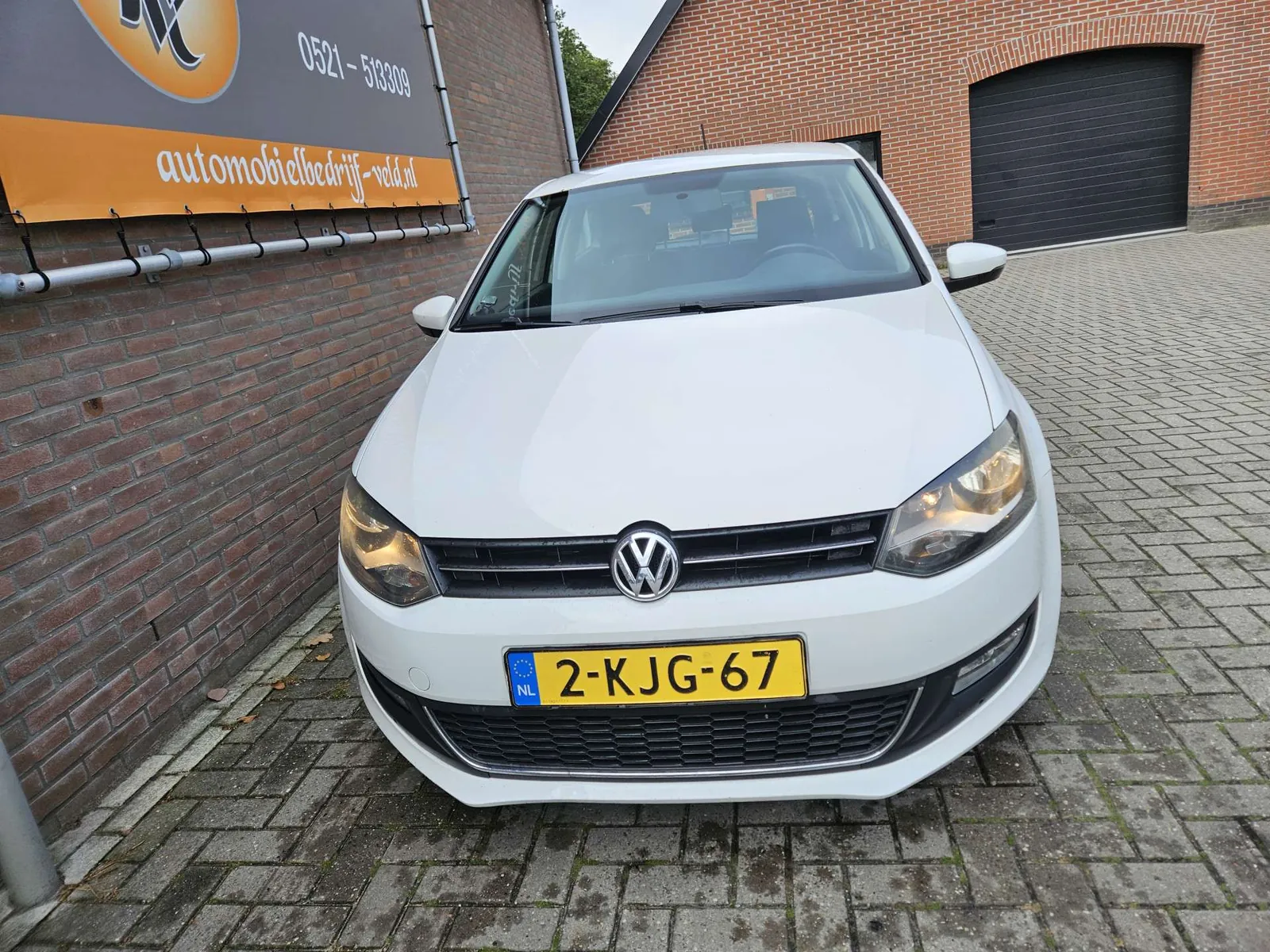 Volkswagen Polo 2011 photo 2