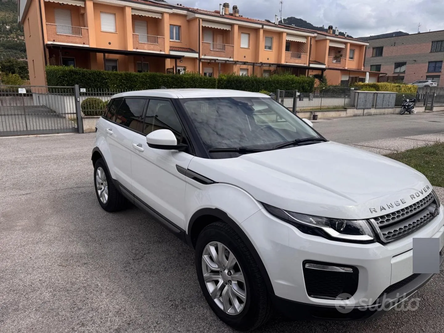 Land Rover Range Rover Evoque 2017 photo 4