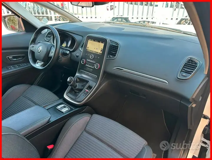 Renault Scenic 2019 photo 2