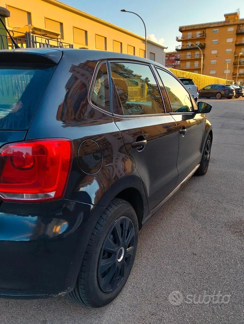 Volkswagen Polo 2010 photo 4