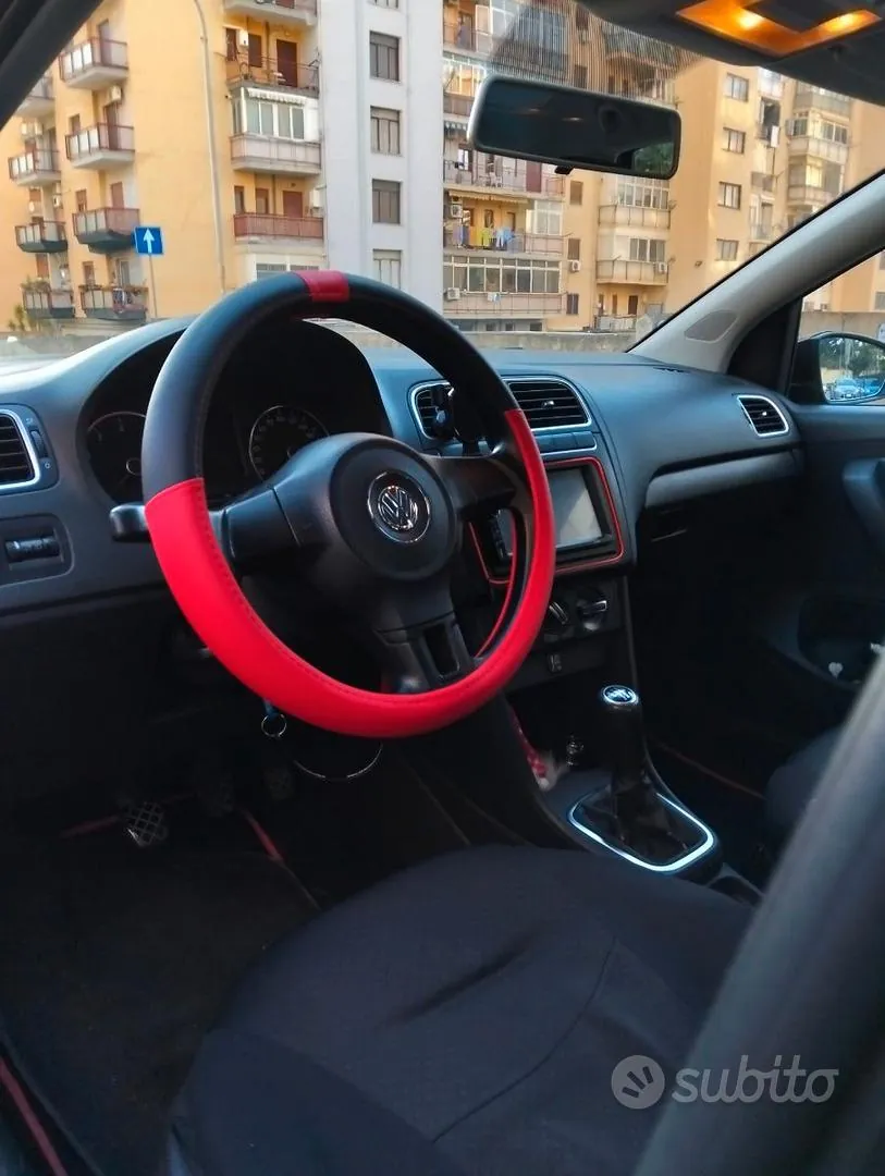 Volkswagen Polo 2010 photo 5