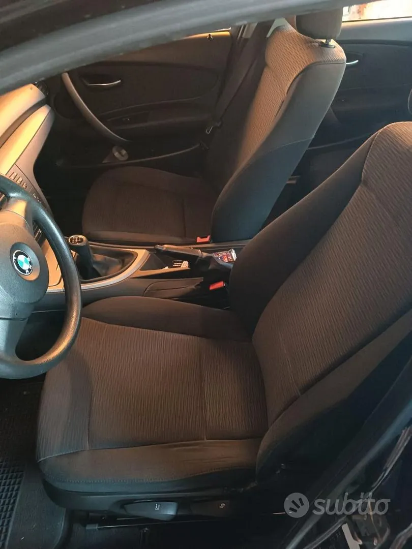 BMW 118D 2009 photo 3