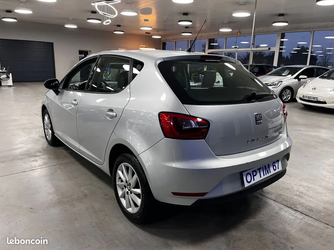 Seat Ibiza 2014 photo 2