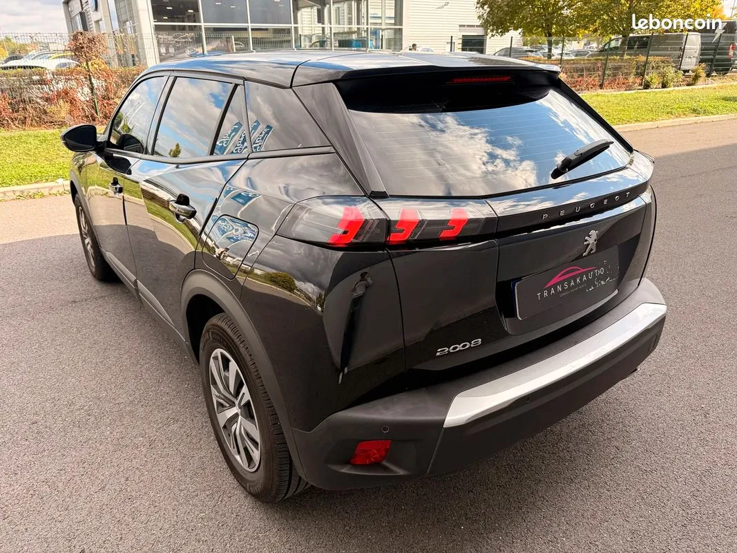 Peugeot 2008 2021 photo 3