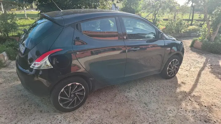 Lancia Ypsilon 2014 photo 5