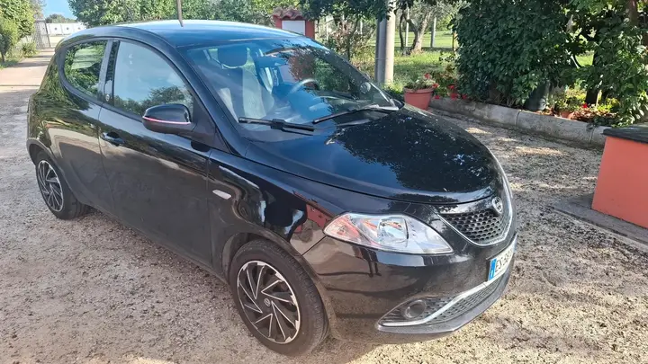 Lancia Ypsilon 2014 photo 4