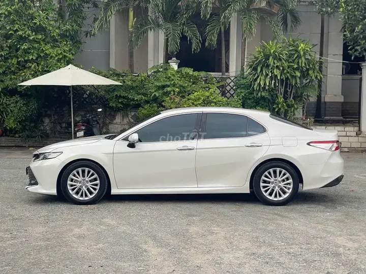 Toyota Camry 2020 photo 2