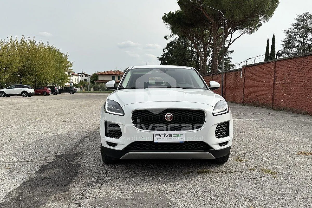 Jaguar E-Pace 2018 photo 2