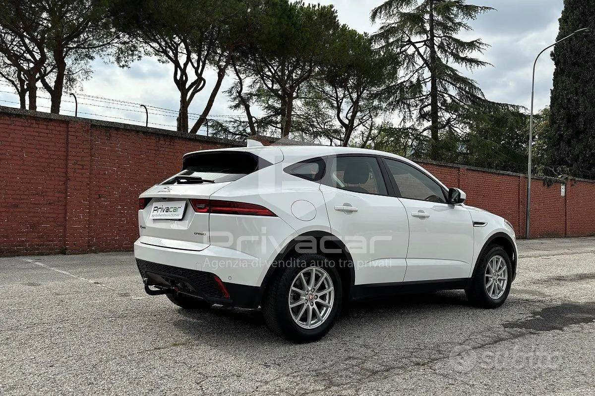 Jaguar E-Pace 2018 photo 5