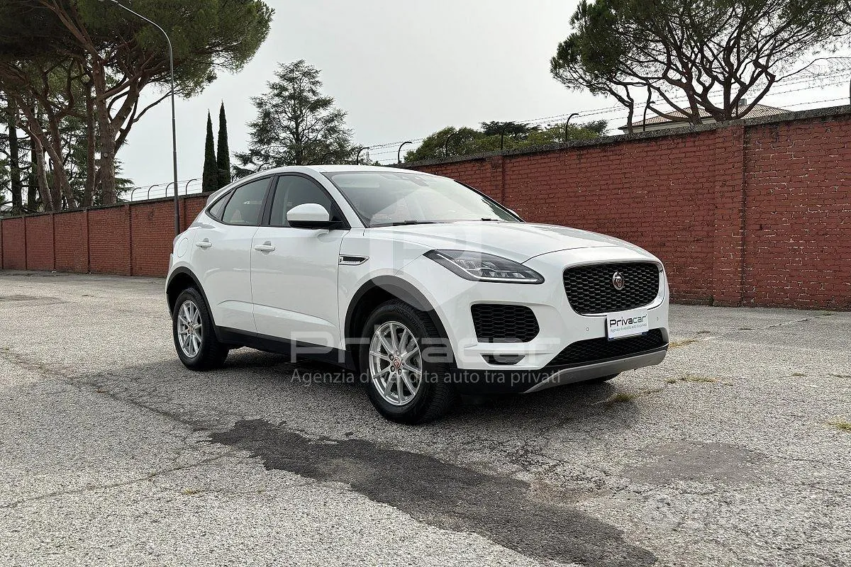 Jaguar E-Pace 2018 photo 3