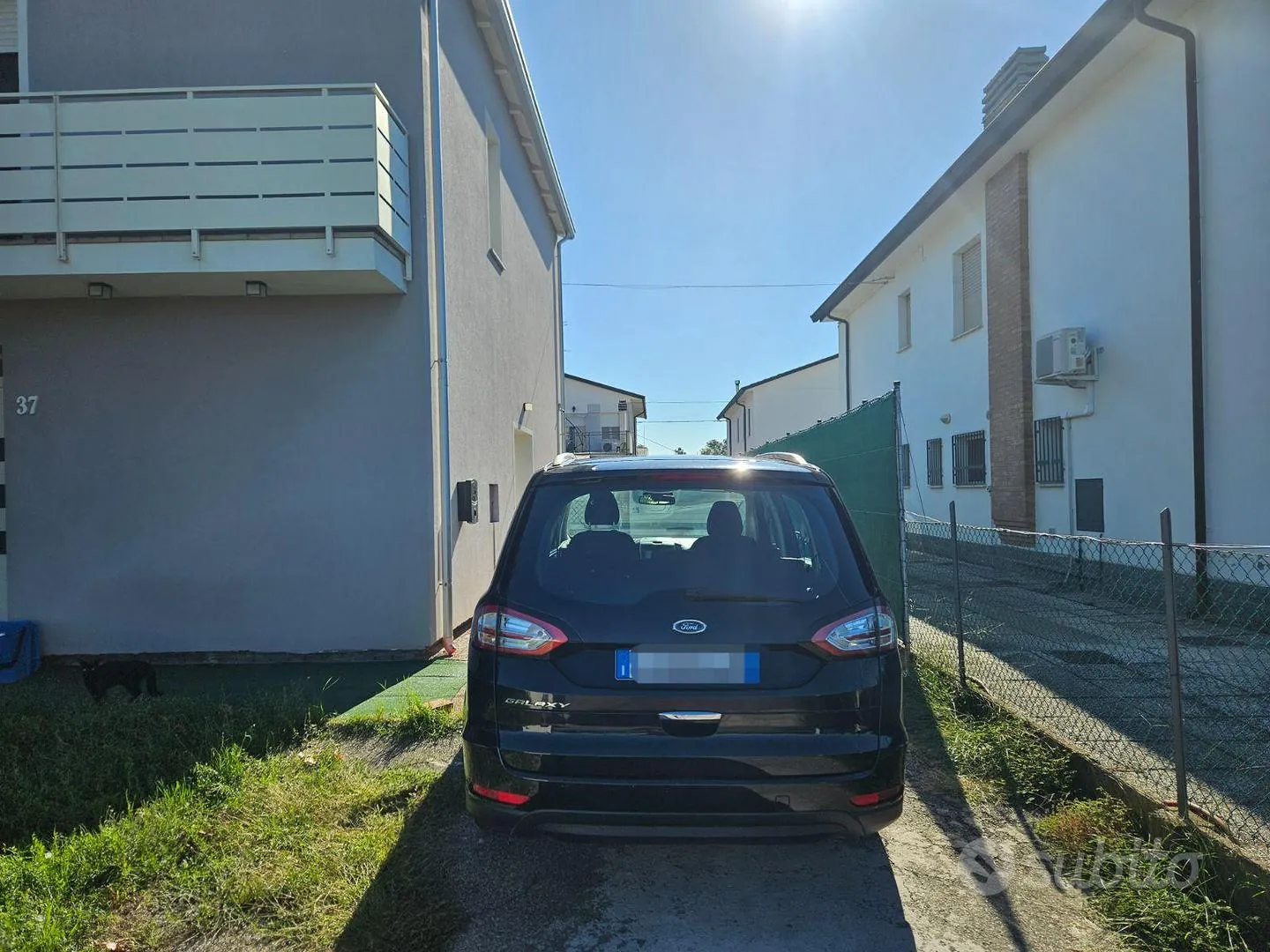 Ford Galaxy 2017 photo 3