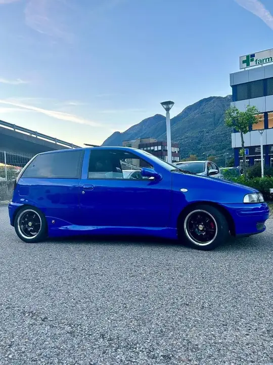 Fiat Punto 1994 photo 3