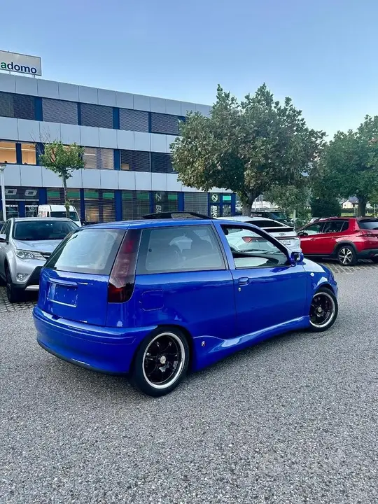 Fiat Punto 1994 photo 2
