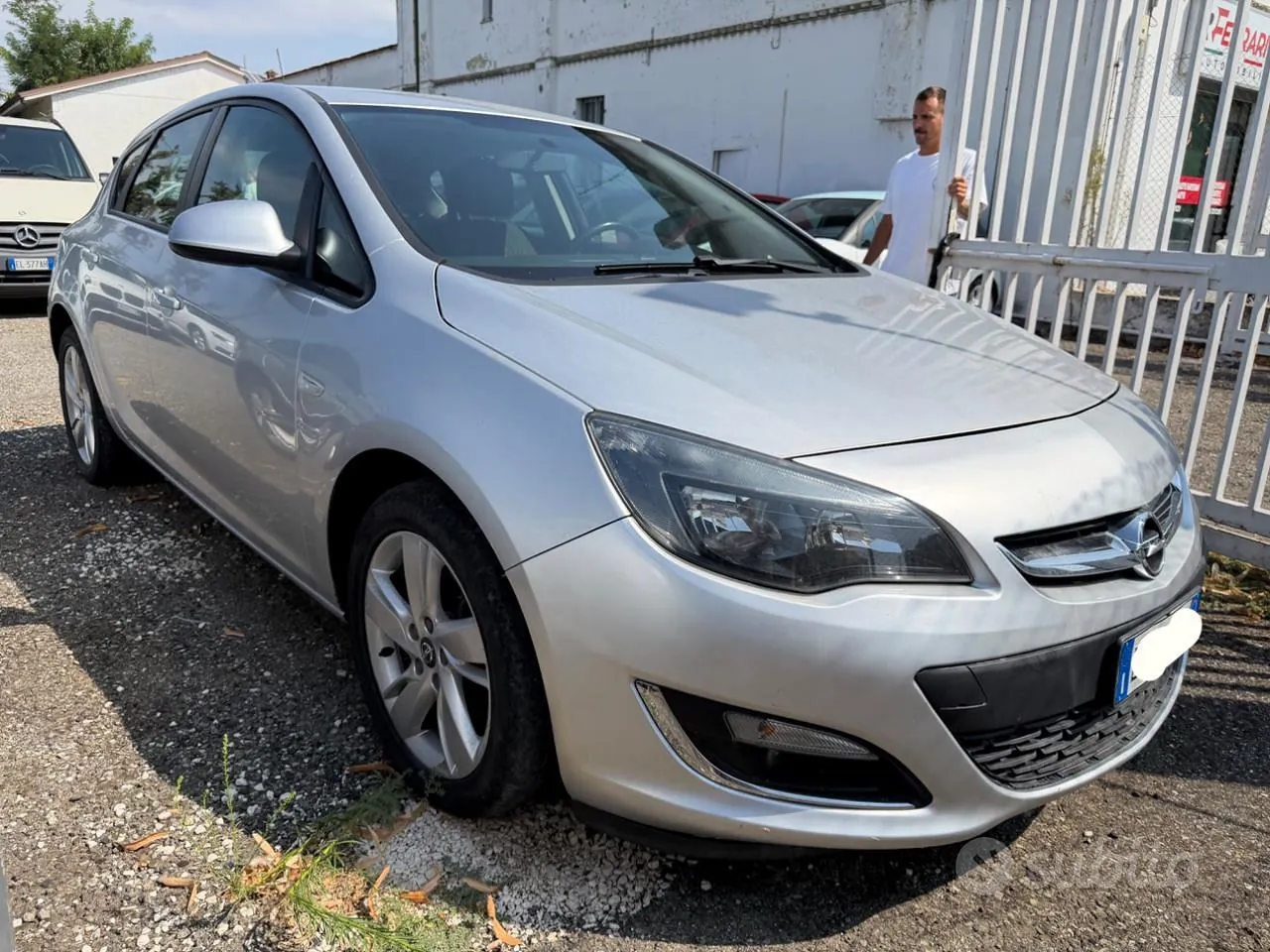 Opel Astra 2013 photo 3