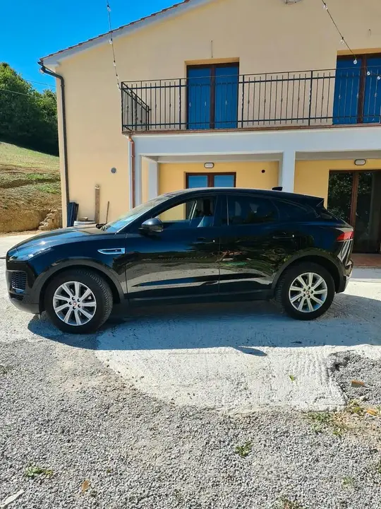 Jaguar E-Pace 2020 photo 2
