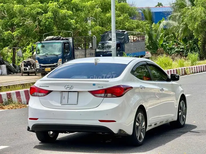 Hyundai Elantra 2015 photo 5