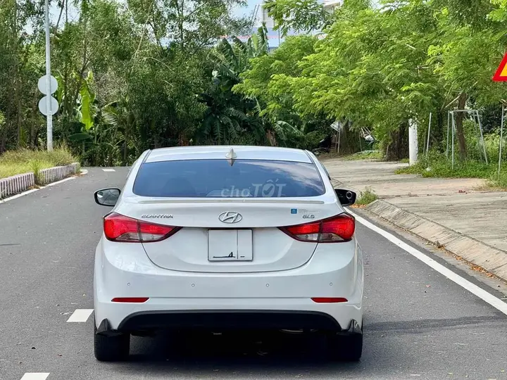 Hyundai Elantra 2015 photo 3