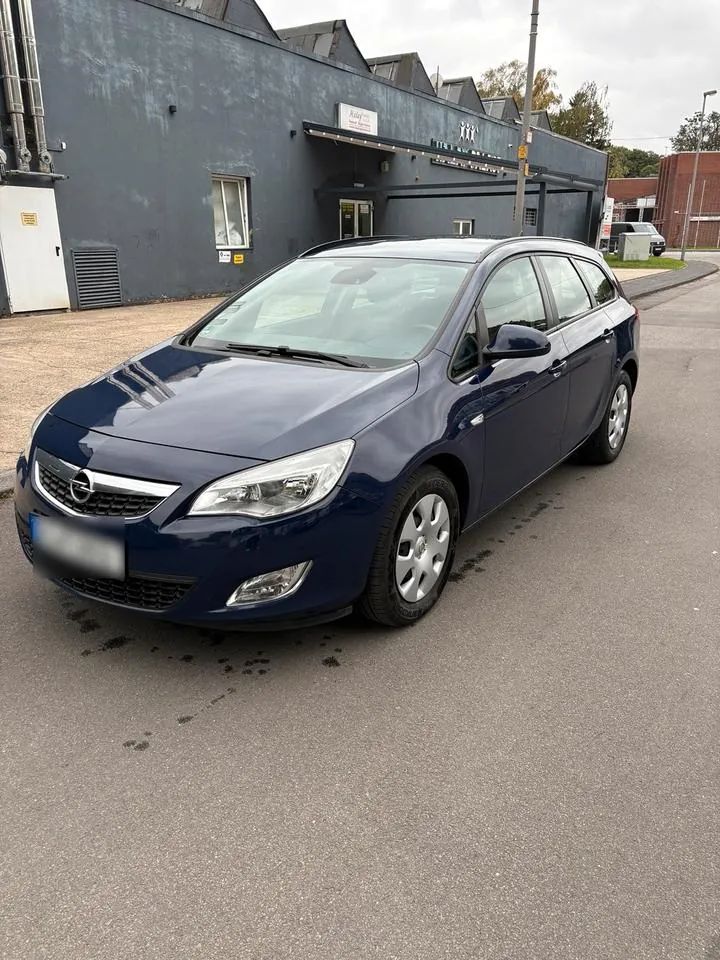 Opel Astra J