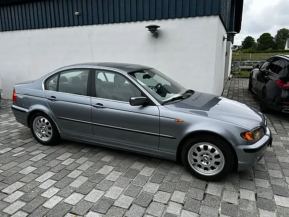 BMW 320I