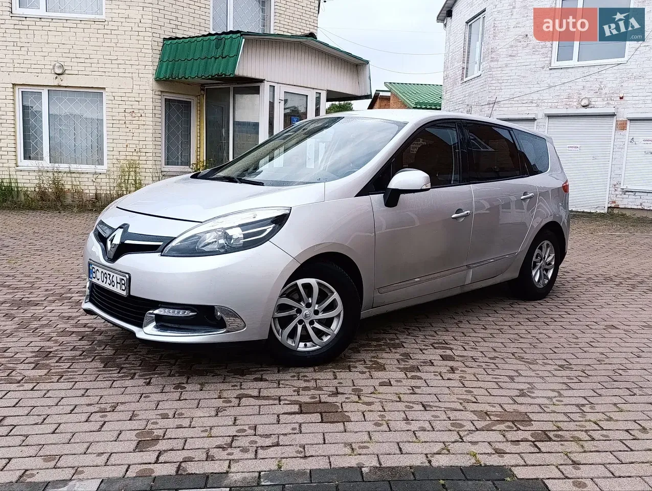 Renault Grand Scenic 2013 photo 2