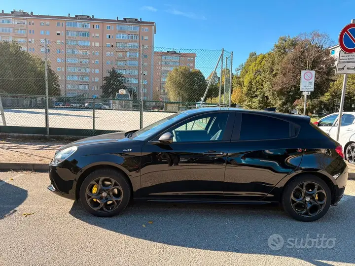 Alfa Romeo Giulietta 2015 photo 2