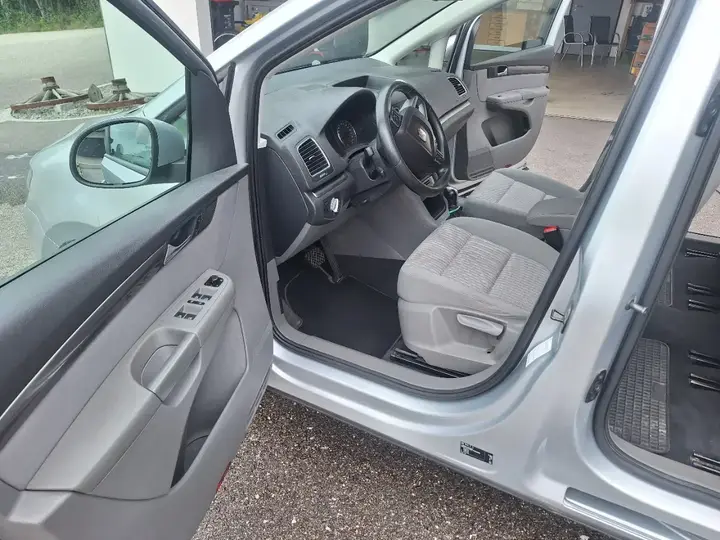 Seat Alhambra 2012 photo 2